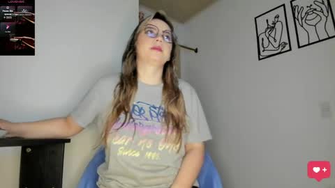 Snapshot of hannasofiax chatting on 04.27.26 hannasofia x Schedule 700 -1400GTM-5 online show from 04.27.26