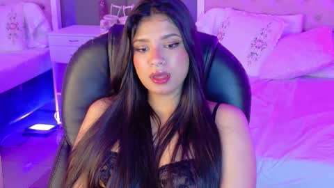 Snapshot of hannasthone chatting on 02.25.26 hannasthone online show from 02.25.26