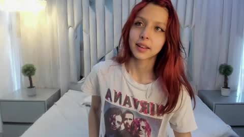Snapshot of hanniesmile chatting on 02.25.25 Hanni online show from 02.25.25