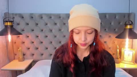 Snapshot of hanniesmile chatting on 02.28.25 Hanni online show from 02.28.25