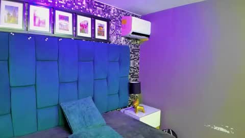 Hanny  online show from 12.17.25