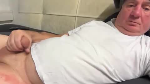 hans66760 online show from 10.25.25