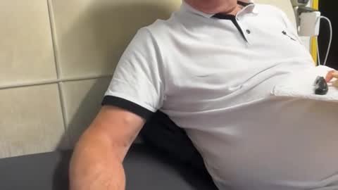 hans66760 online show from 10.26.25