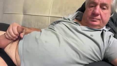 hans66760 online show from 10.31.25