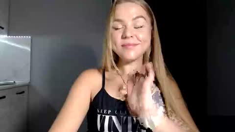 happy_fox_ online show from 09.25.25