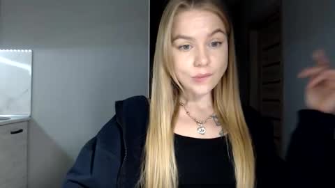 happy_fox_ online show from 12.13.25