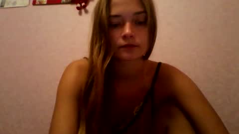 Snapshot of happyemily18 chatting on 10.25.25 happyemily  online show from 10.25.25