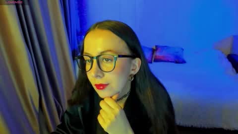 Stephanie online show from 12.04.25