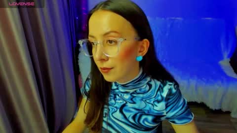 Stephanie online show from 01.11.26