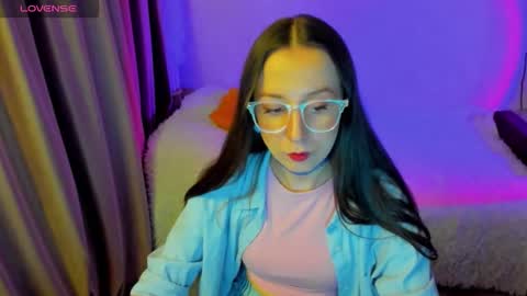 Snapshot of happystephanie chatting on 03.26.26 Stephanie online show from 03.26.26