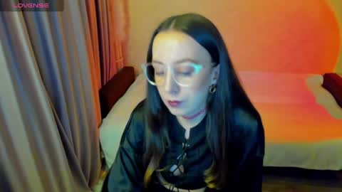 Snapshot of happystephanie chatting on 04.04.26 Stephanie online show from 04.04.26