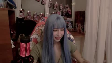 Snapshot of happyvibes_ chatting on 10.04.25 happyvibes_ online show from 10.04.25