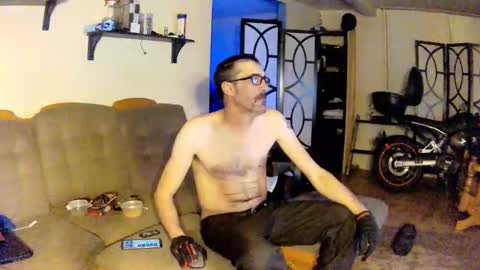 Snapshot of hard4you450 chatting on 11.18.25 ILoveAssHoles online show from 11.18.25