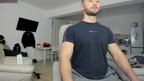 Snapshot of hard_chriss chatting on 12.04.24 Hard Cock online show from 12.04.24