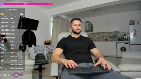 Snapshot of hard_chriss chatting on 01.04.25 Hard Cock online show from 01.04.25