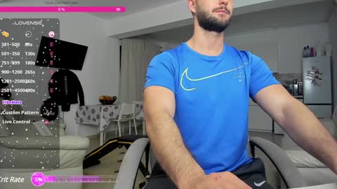 Snapshot of hard_chriss chatting on 01.06.25 Hard Cock online show from 01.06.25