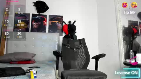 Snapshot of hardboy_latin chatting on 06.18.26 hardboy_latin online show from 06.18.26
