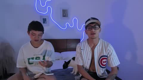 Snapshot of hardcoreheat_ind chatting on 02.08.26 kade and demi independent models online show from 02.08.26