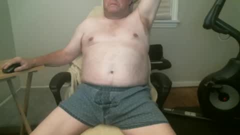 Snapshot of hardmik chatting on 10.19.25 Mik online show from 10.19.25