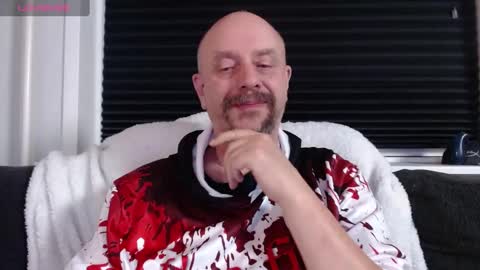 Snapshot of hardmrlazy chatting on 12.02.24 MrLazy online show from 12.02.24