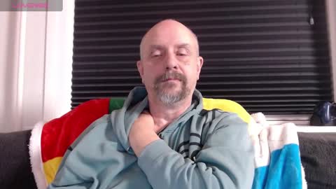 Snapshot of hardmrlazy chatting on 12.11.24 MrLazy online show from 12.11.24