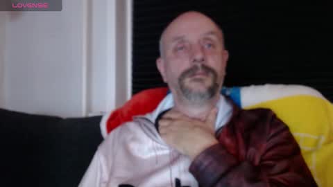Snapshot of hardmrlazy chatting on 12.15.24 MrLazy online show from 12.15.24