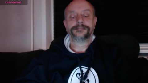 Snapshot of hardmrlazy chatting on 12.26.24 MrLazy online show from 12.26.24