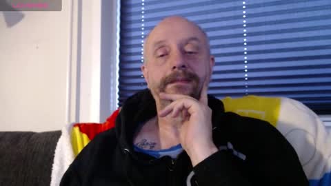 Snapshot of hardmrlazy chatting on 12.31.24 MrLazy online show from 12.31.24