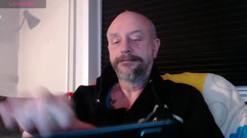 Snapshot of hardmrlazy chatting on 12.31.24 MrLazy online show from 12.31.24