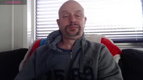 Snapshot of hardmrlazy chatting on 01.04.25 MrLazy online show from 01.04.25