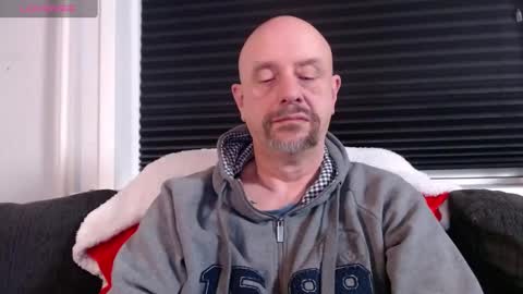 Snapshot of hardmrlazy chatting on 01.05.25 MrLazy online show from 01.05.25