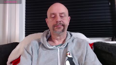 Snapshot of hardmrlazy chatting on 01.06.25 MrLazy online show from 01.06.25