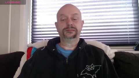 Snapshot of hardmrlazy chatting on 01.10.25 MrLazy online show from 01.10.25