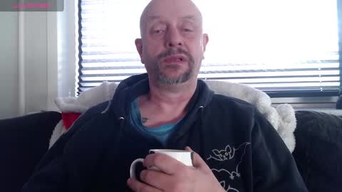 Snapshot of hardmrlazy chatting on 01.10.25 MrLazy online show from 01.10.25