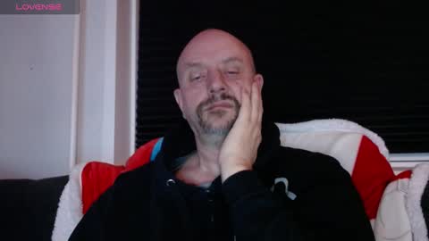 Snapshot of hardmrlazy chatting on 01.11.25 MrLazy online show from 01.11.25