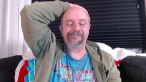 Snapshot of hardmrlazy chatting on 01.15.25 MrLazy online show from 01.15.25