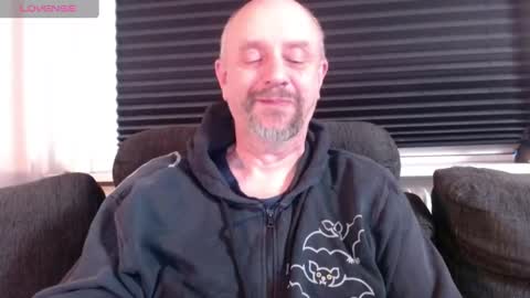 Snapshot of hardmrlazy chatting on 02.05.25 MrLazy online show from 02.05.25
