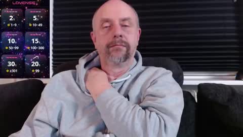 Snapshot of hardmrlazy chatting on 02.10.25 MrLazy online show from 02.10.25