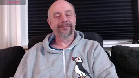 Snapshot of hardmrlazy chatting on 02.11.25 MrLazy online show from 02.11.25