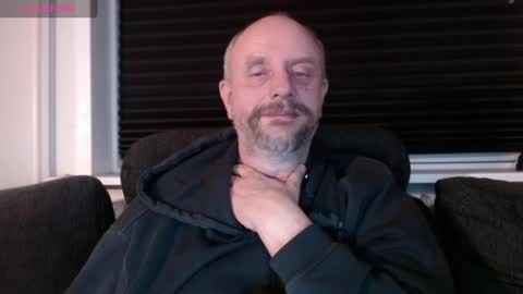 Snapshot of hardmrlazy chatting on 02.21.25 MrLazy online show from 02.21.25