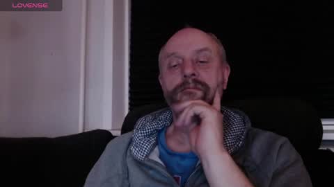 Snapshot of hardmrlazy chatting on 03.01.25 MrLazy online show from 03.01.25