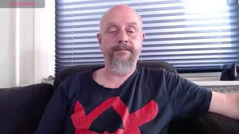 Snapshot of hardmrlazy chatting on 09.09.25 MrLazy online show from 09.09.25