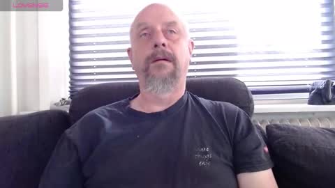 Snapshot of hardmrlazy chatting on 09.12.25 MrLazy online show from 09.12.25