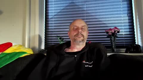 Snapshot of hardmrlazy chatting on 06.09.26 MrLazy online show from 06.09.26
