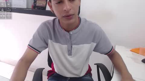 Snapshot of hardsexlove08 chatting on 10.18.25 Andres Dean online show from 10.18.25