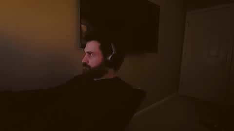 Snapshot of hardswtch chatting on 12.07.24 Tom online show from 12.07.24