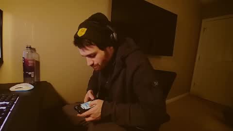 Snapshot of hardswtch chatting on 12.19.24 Tom online show from 12.19.24