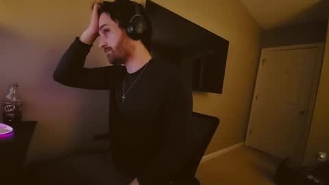 Snapshot of hardswtch chatting on 12.21.24 Tom online show from 12.21.24