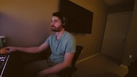 Snapshot of hardswtch chatting on 12.23.24 Tom online show from 12.23.24