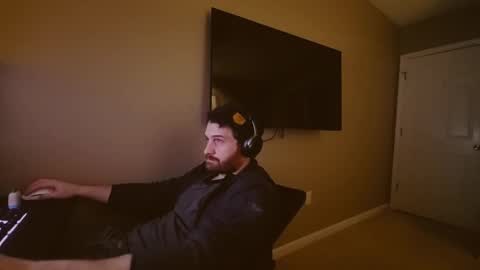 Snapshot of hardswtch chatting on 12.31.24 Tom online show from 12.31.24